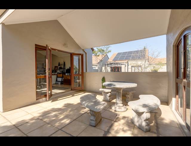 2 BEDROOM DUPLEX FOR SALE IN SUNNINGHILL